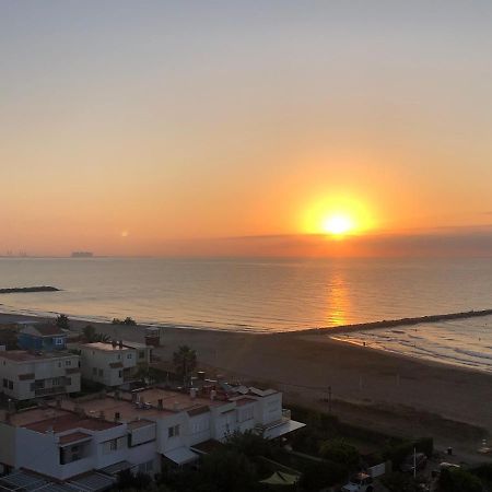 Апартаменты Apartamento En La Playa Валенсия Экстерьер фото